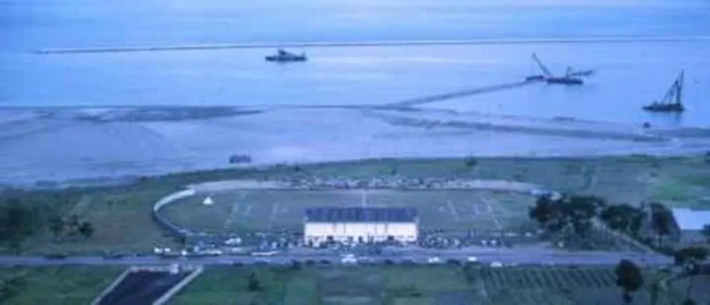 Samsun'un tarihi eski fotoğrafları - Birçok tarihi belge ve arşivlerden derlediğimiz, Samsun Limanı, Samsun Dolgu Sahası, Samsun Fuarı ve bugünlerde yıkımı