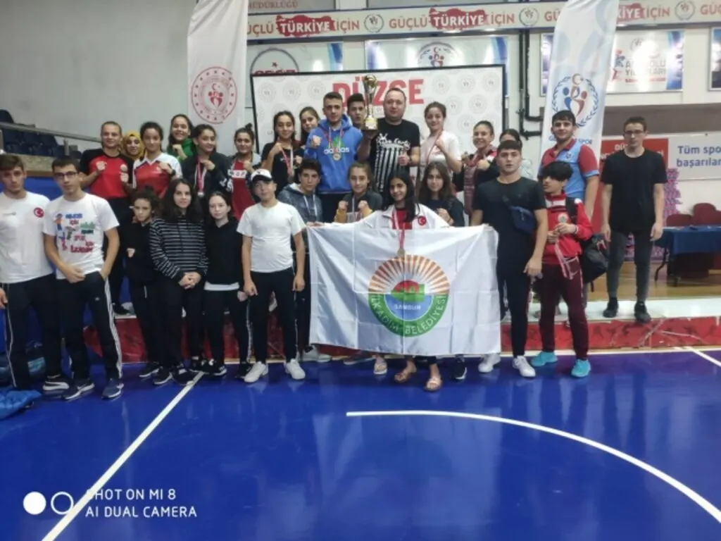 İLKADIM BELEDİYESİ KİCK BOKS TAKIMI KULÜPLER ARASI ŞAMPİYON OLDU