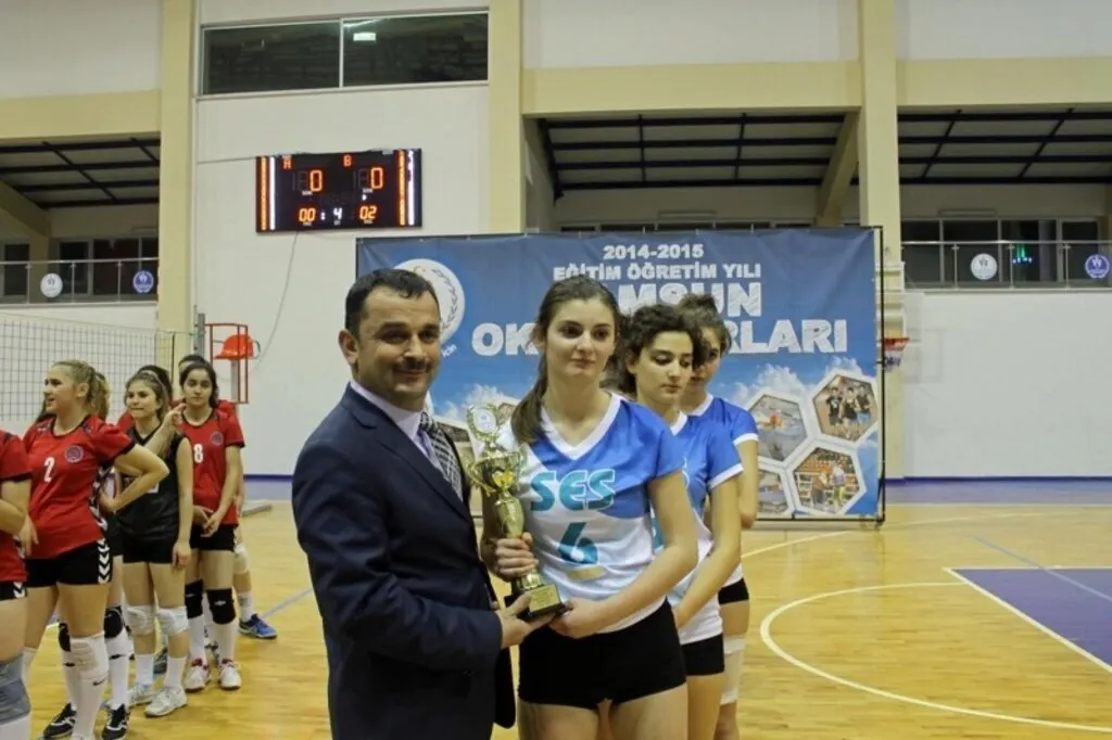 SAMSUN VOLEYBOL GENÇ ERKEKLER VE GENÇ BAYANLAR İL BİRİNCİLİĞİ SONA ERDİ	