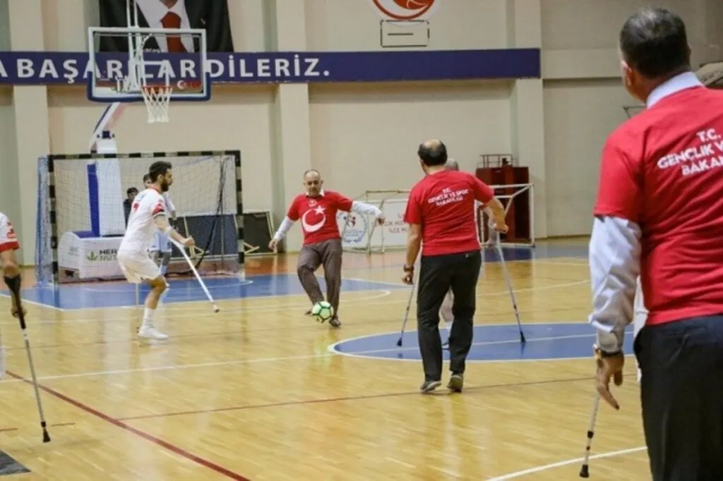 Samsun protokolü ile engelliler çeşitli branşlarda turnuva yaptılar