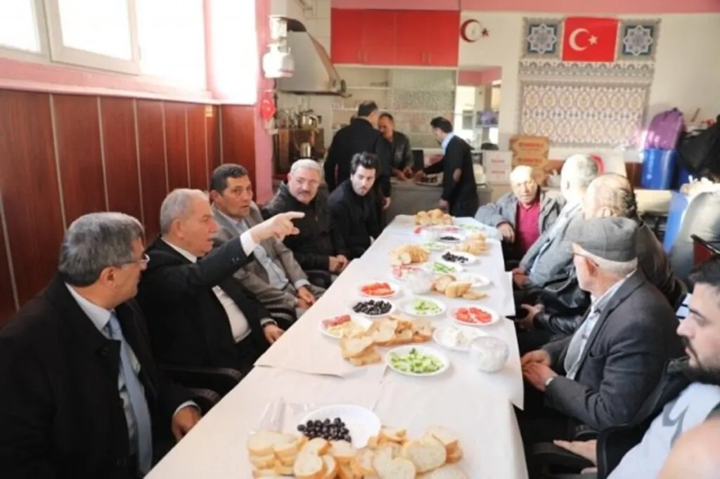 Hastanebaşı Mahallesi'nde 'Hizmet için İlkadım' toplantısı