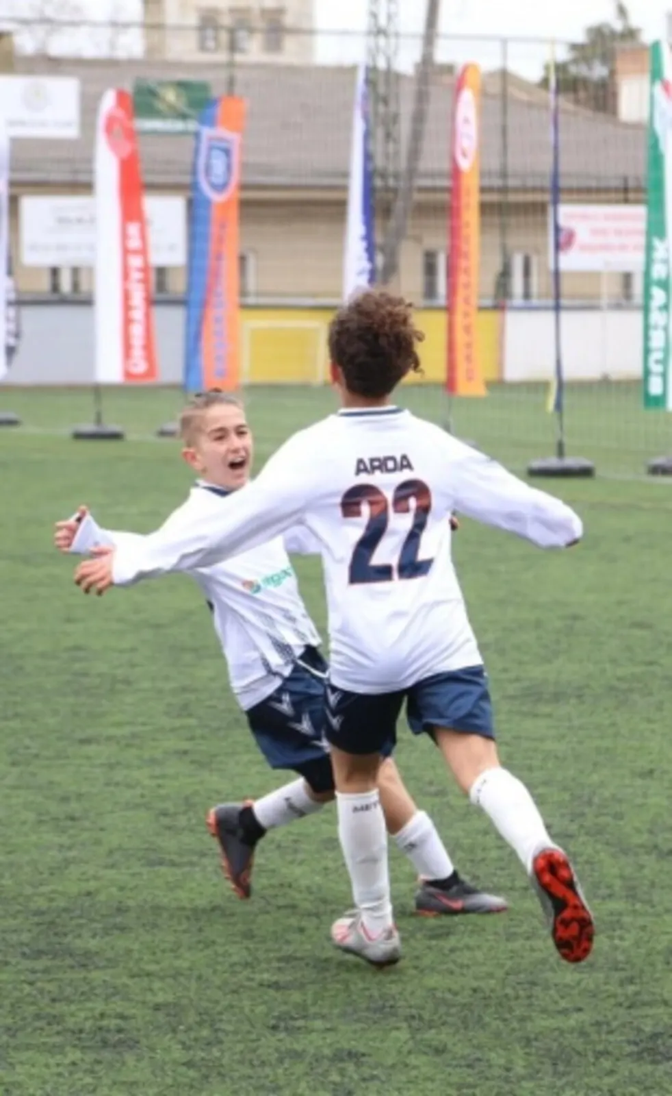 Atakum Belediyespor U-11 İstanbul'dan başarı ile döndü