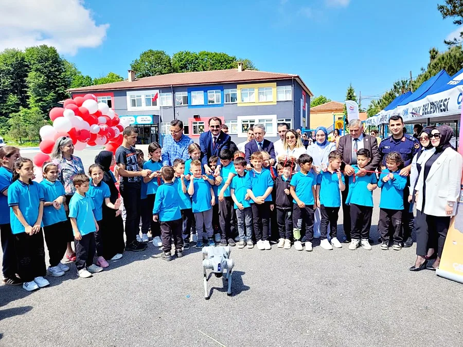 Samsun'da Sınırları Aşan Öğrenme: Köy Okulunda Bilim Okuryazarlığının Geliştirilmesi Projesi — 4