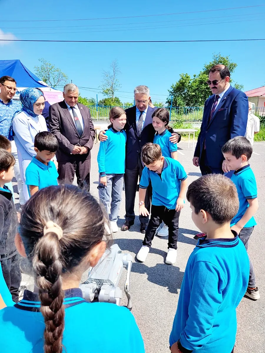 Samsun'da Sınırları Aşan Öğrenme: Köy Okulunda Bilim Okuryazarlığının Geliştirilmesi Projesi — 7