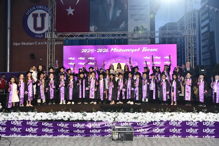 Uğur Okulları Canik Kampüsü'nde mezuniyet coşkusu — 3