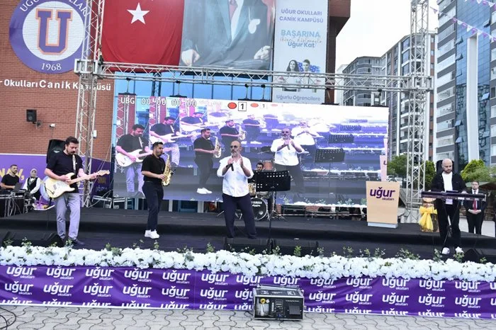 Uğur Okulları Canik Kampüsü'nde mezuniyet coşkusu — 6