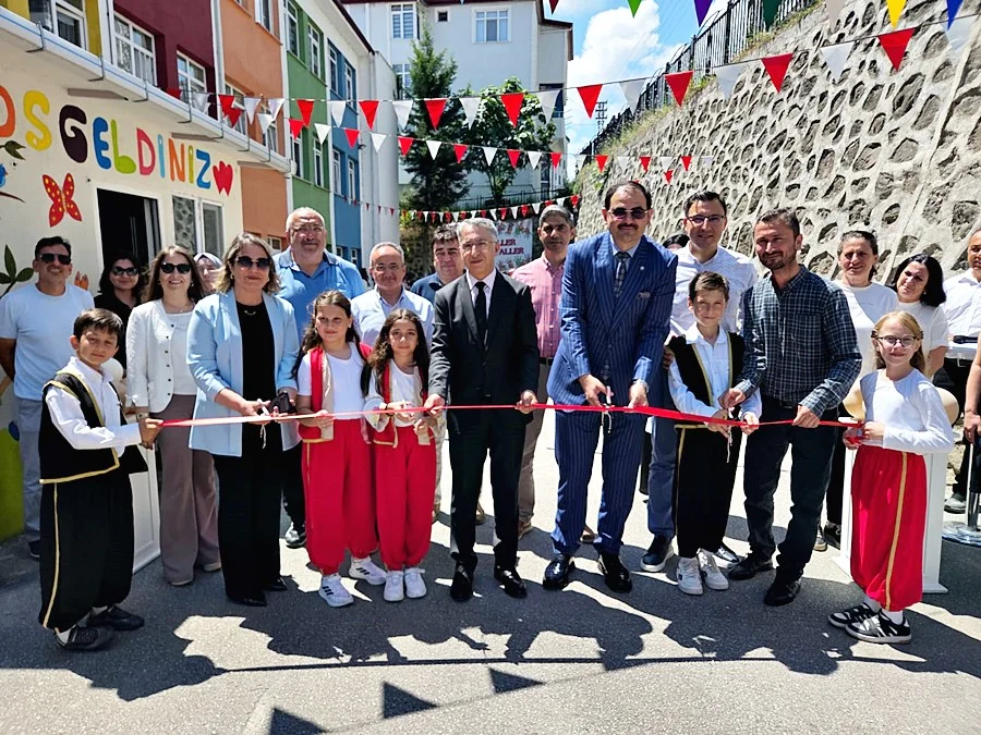 CANİK’DE AÇILAN RESİM SERGİSİ’NE TAM NOT - Fotoğraf 1