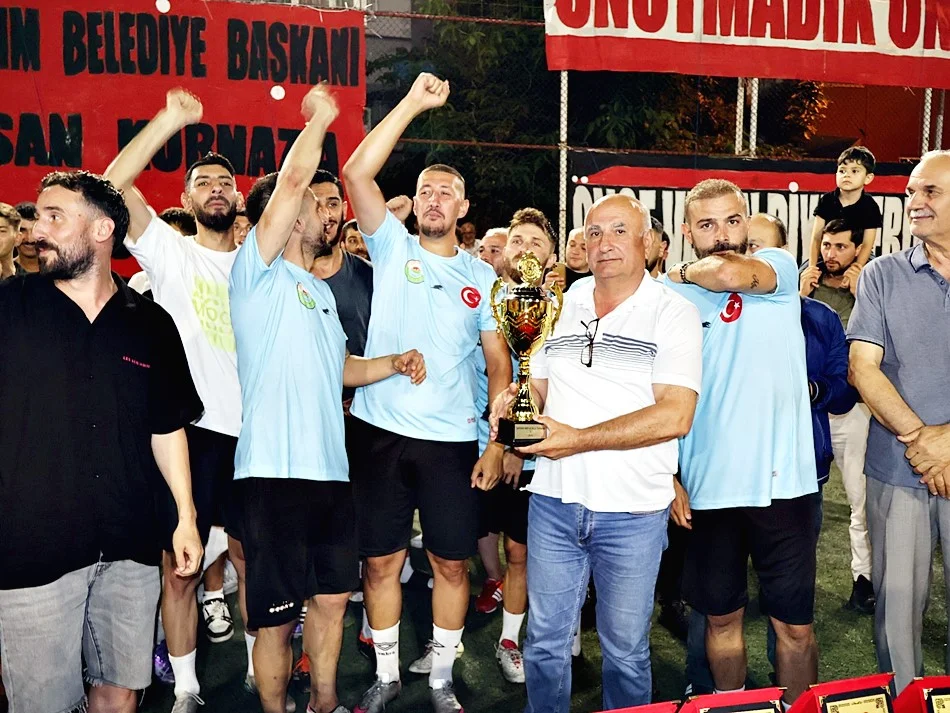 Samsun'da Şehitlere Saygı ve Vefa Futbol Turnuvasına Duygu Dolu Final! - Fotoğraf 3