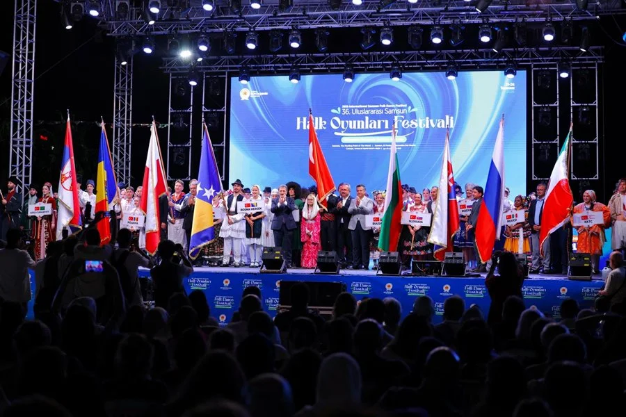 36. Uluslararası Samsun Halk Oyunları Festivali Coşkulu Başladı - Fotoğraf 18