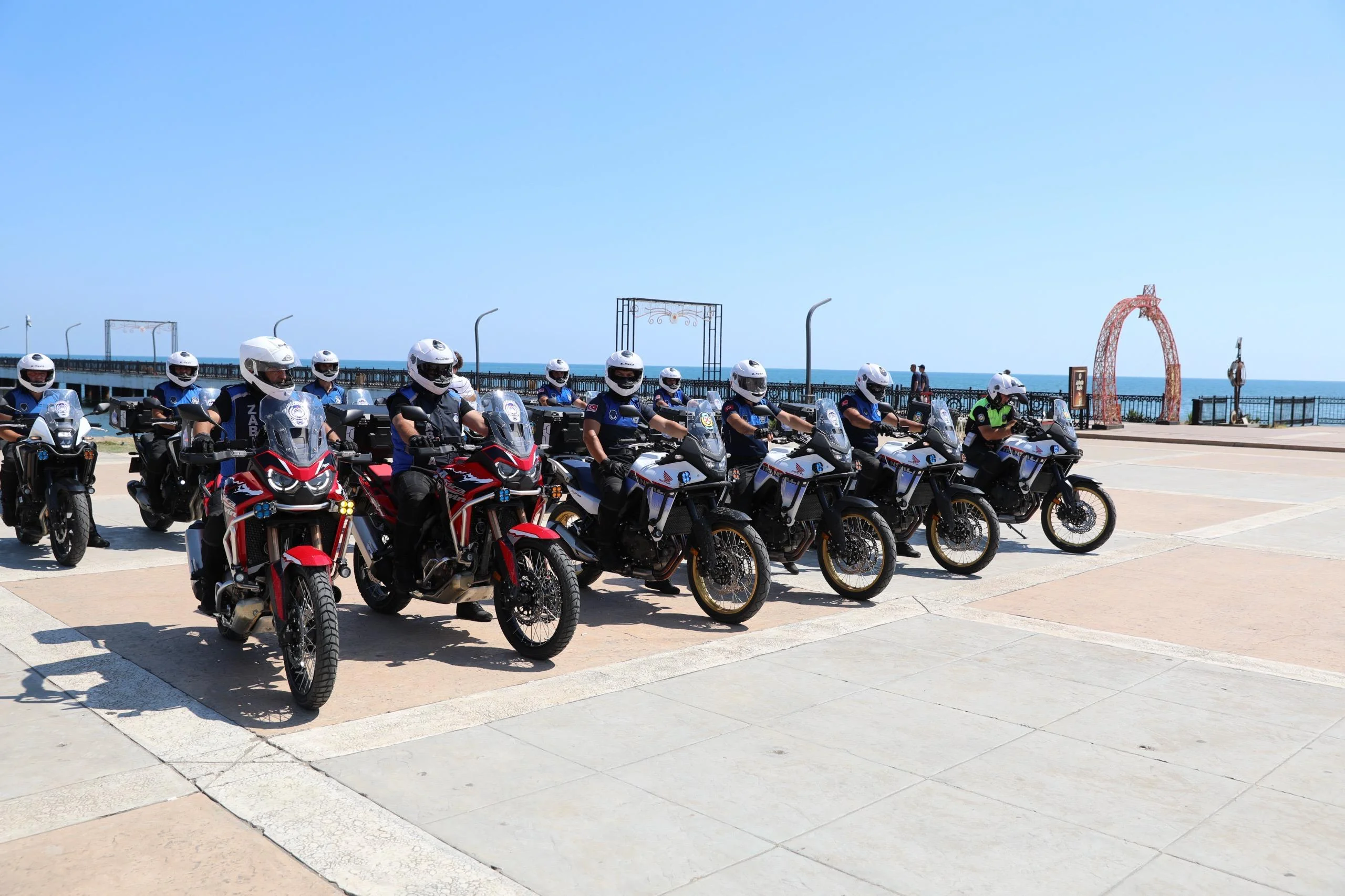 SAMSUN'DA MOTOSİKLETLİ ZABITA EKİPLERİ İLE ETKİN VE HIZLI HİZMET - Fotoğraf 2