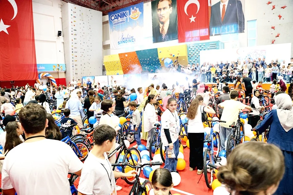 Canik'te Tüm Çocuklar Hediyelerine Kavuştu - Fotoğraf 9