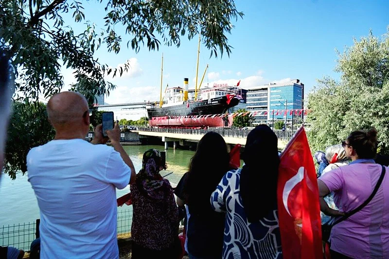 Bandırma Vapuru Müzesi karadan yürütülerek yeni yerine taşındı - Fotoğraf 11