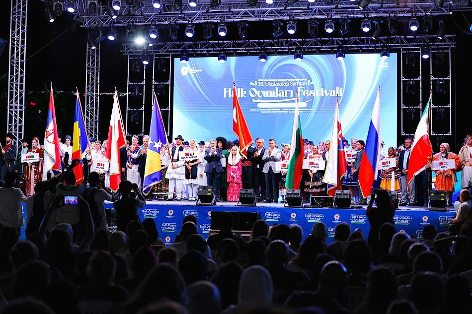 Samsun Halk Oyunları Festivali'ne Büyük İlgi: 12 Ülke Samsun'da Buluştu - Fotoğraf 3