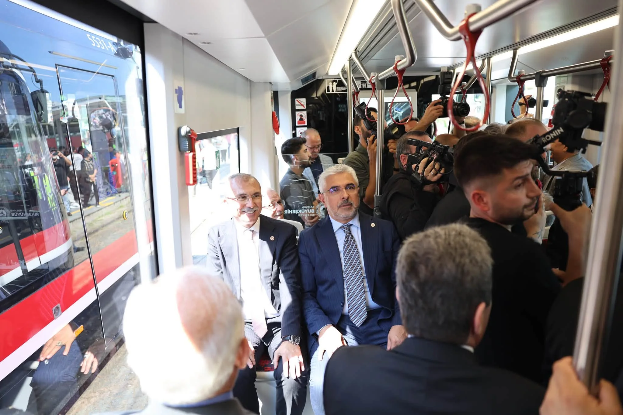 Samsun’da 2 Yeni Tramvay Hizmete Başladı! 10 Yeni Set 2027’de Raylarda Olacak - Fotoğraf 4