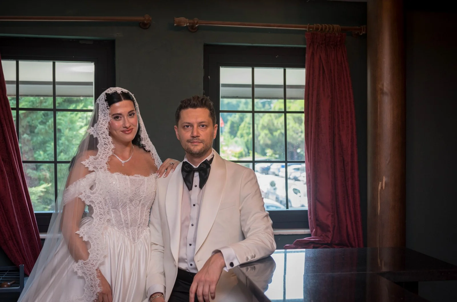 Erman Çubukçu ve İlayda Yağmur Billay Görkemli Düğünle Dünyaevine Girdi - Fotoğraf 1
