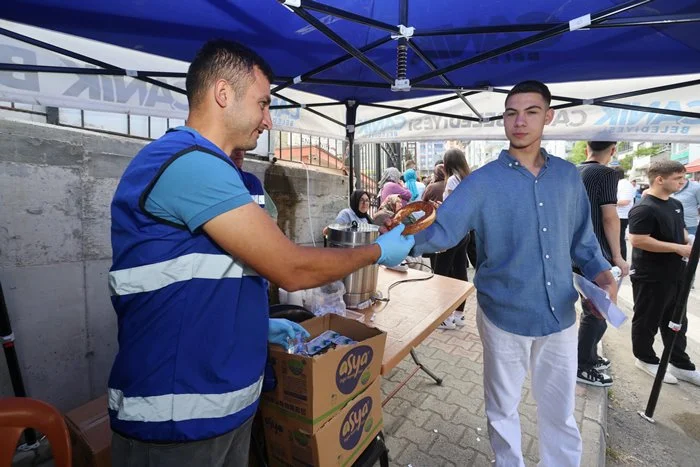 Canik Belediyesi'ndan YKS Maratonuna Büyük Destek - Fotoğraf 3