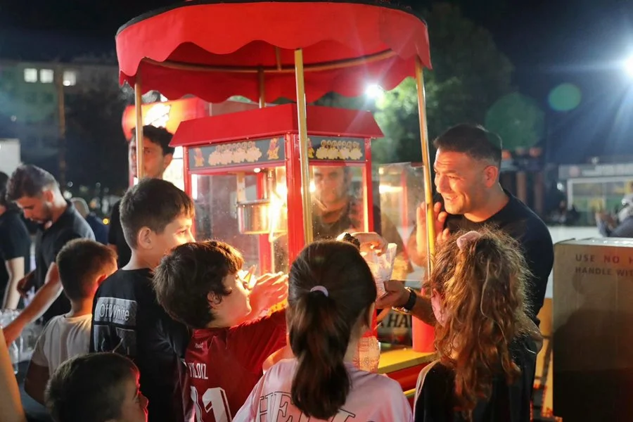 Samsun Büyükşehir Belediyesi’nden Açık Hava Sinema Geceleri! Son Duraklar İlkadım ve Atakum - Fotoğraf 13