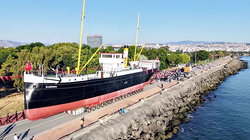 Bandırma Vapuru Müzesi karadan yürütülerek yeni yerine taşındı - Fotoğraf 8