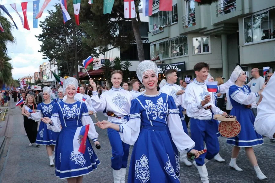 36. Uluslararası Samsun Halk Oyunları Festivali Coşkulu Başladı - Fotoğraf 6