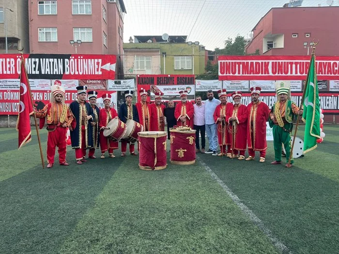 Fatih Mahallesinde şehitler adına muhteşem geleneksel futbol turnuvası - Fotoğraf 2