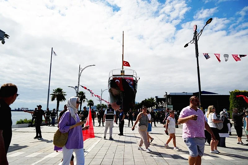 Bandırma Vapuru Müzesi karadan yürütülerek yeni yerine taşındı - Fotoğraf 12