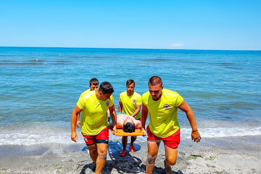 Samsun Büyükşehir Belediyesi cankurtaran ekiplerinden gerçeğini aratmayan tatbikat - Fotoğraf 5
