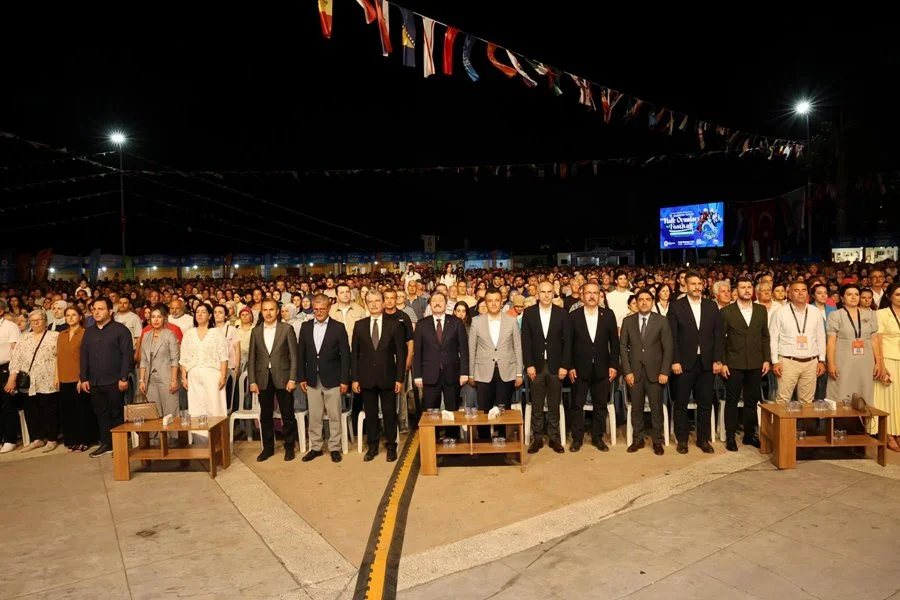 36. Uluslararası Samsun Halk Oyunları Festivali Coşkulu Başladı - Fotoğraf 19