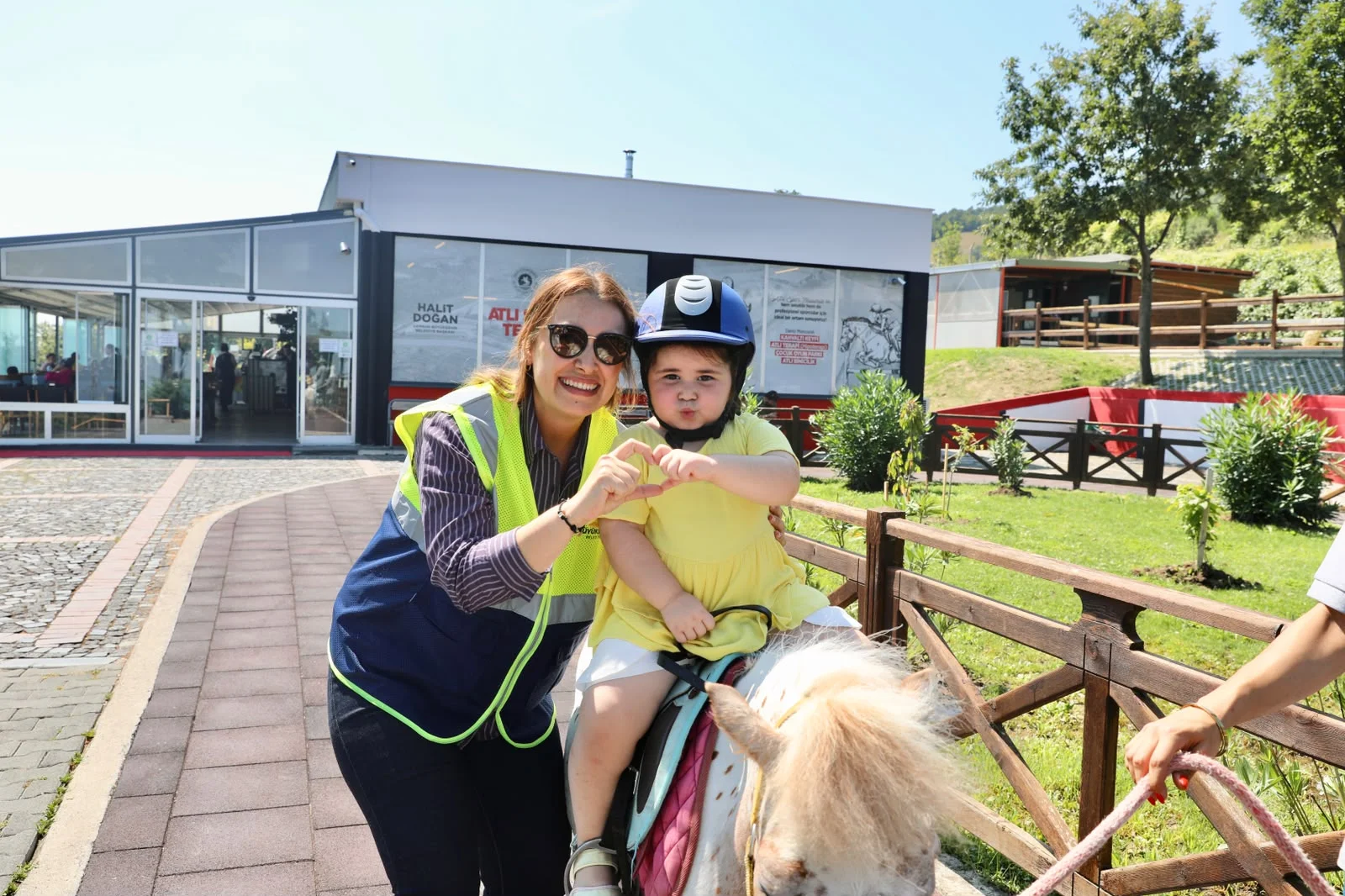 Samsun’da Otizmli Çocuklara Atlı Terapi Desteği - Fotoğraf 11
