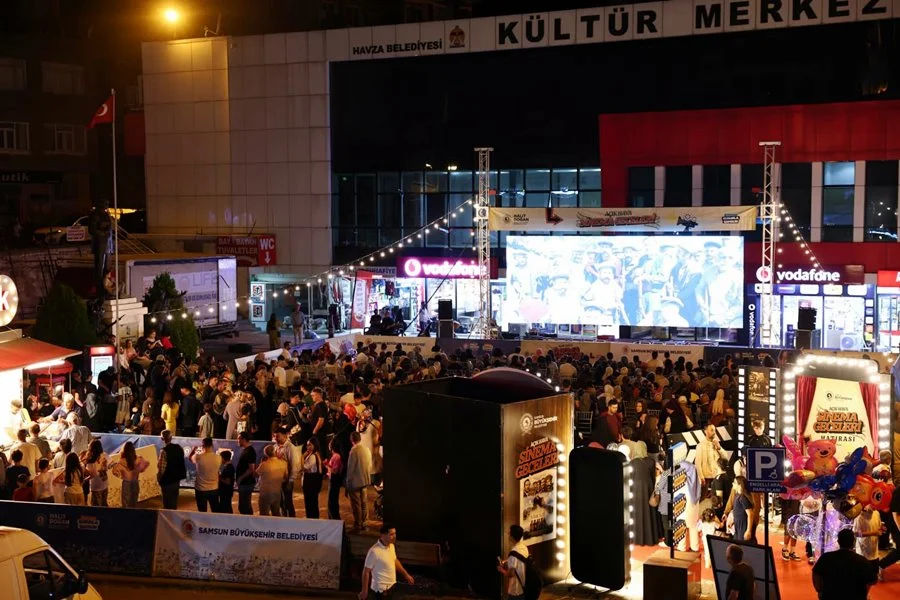 Samsun Büyükşehir Belediyesi’nden Açık Hava Sinema Geceleri! Son Duraklar İlkadım ve Atakum - Fotoğraf 3