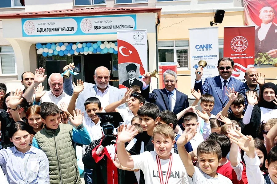 Samsun'da Canik Başalan İlkokulu'nda karne sevinci - Fotoğraf 2