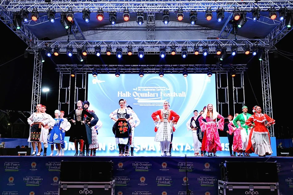 Samsun Halk Oyunları Festivali'ne Büyük İlgi: 12 Ülke Samsun'da Buluştu - Fotoğraf 11