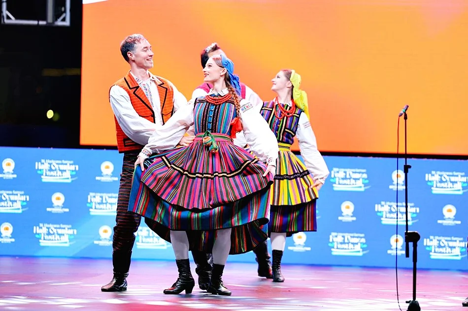 Samsun Halk Oyunları Festivali'ne Büyük İlgi: 12 Ülke Samsun'da Buluştu - Fotoğraf 9