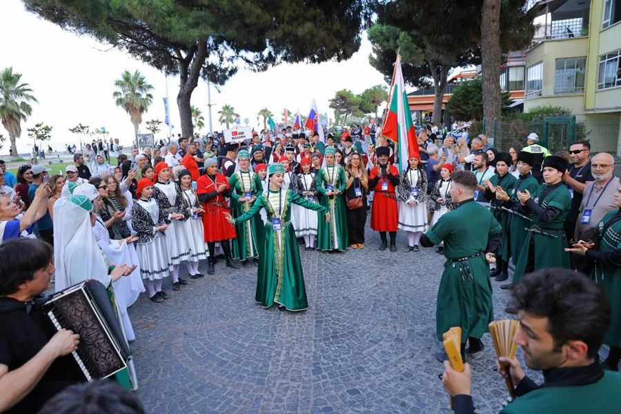 36. Uluslararası Samsun Halk Oyunları Festivali Coşkulu Başladı - Fotoğraf 15
