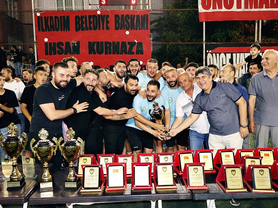 Samsun'da Şehitlere Saygı ve Vefa Futbol Turnuvasına Duygu Dolu Final! - Fotoğraf 6