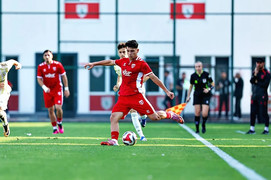 Samsunspor'da Büyüklerin Yapamadığını Gençler Yaptı! U19’dan Fenerbahçe’ye 3-1’lik Darbe   - Fotoğraf 2