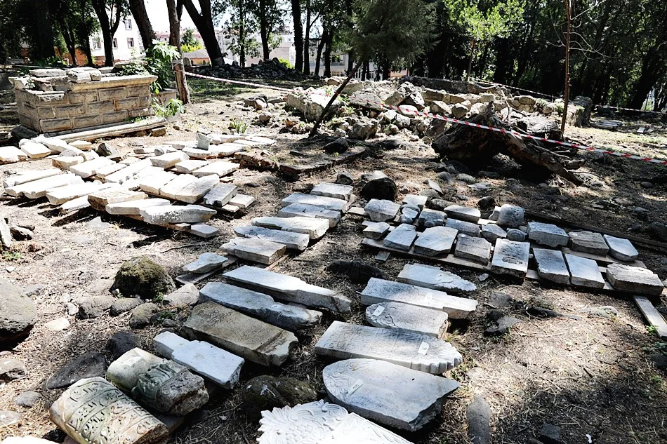 Samsun Büyükşehir Belediyesi Seyyit Kutbettin Mezarlığı’nda çalışmalarını sürdürüyor - Fotoğraf 3