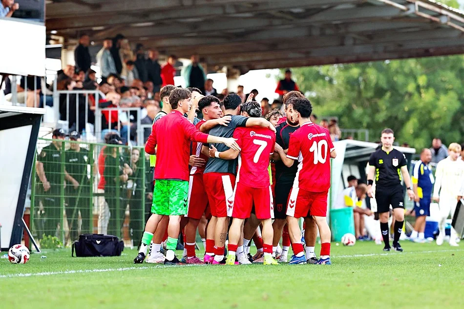 Samsunspor'da Büyüklerin Yapamadığını Gençler Yaptı! U19’dan Fenerbahçe’ye 3-1’lik Darbe   - Fotoğraf 5