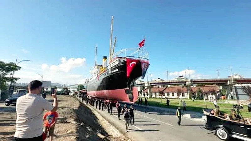 Bandırma Vapuru Müzesi karadan yürütülerek yeni yerine taşındı - Fotoğraf 5