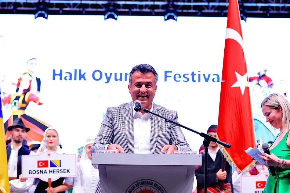 Samsun Halk Oyunları Festivali'ne Büyük İlgi: 12 Ülke Samsun'da Buluştu - Fotoğraf 4