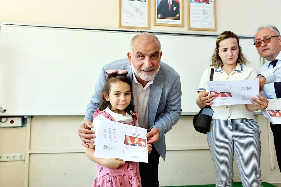 Samsun'da Canik Başalan İlkokulu'nda karne sevinci - Fotoğraf 1