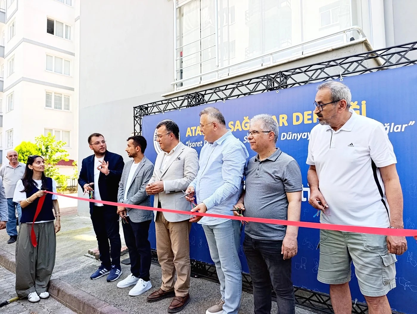 Atakum’da Sağır Bireyler İçin Yeni Bir Dönem: Atakum Sağırlar Derneği Açıldı - Fotoğraf 1