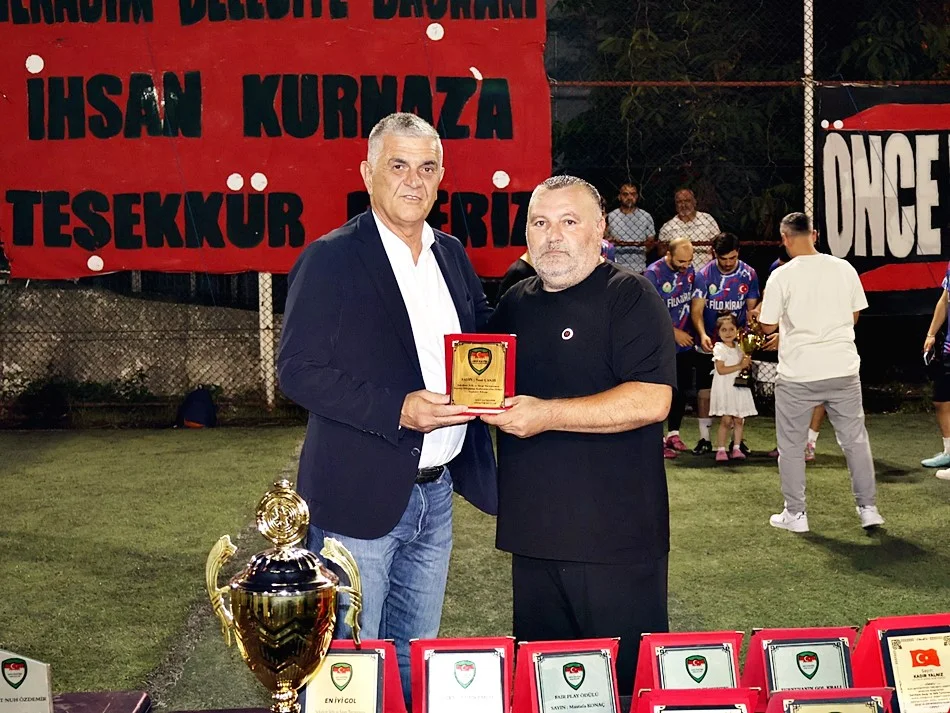 Samsun'da Şehitlere Saygı ve Vefa Futbol Turnuvasına Duygu Dolu Final! - Fotoğraf 2