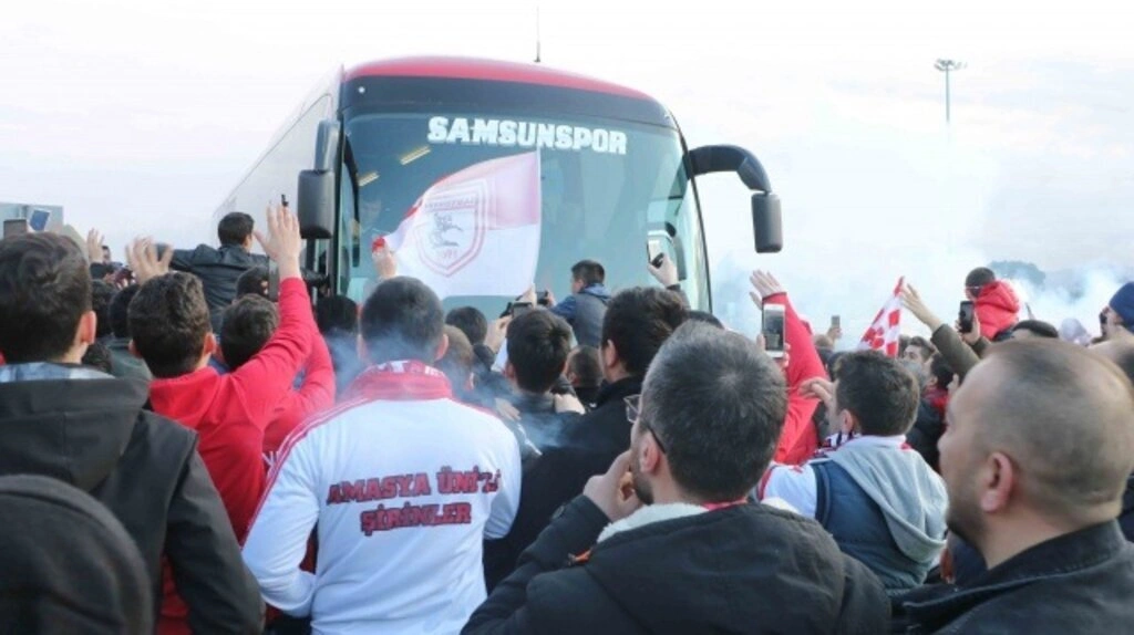 Taraftardan Samsunspor'a Coşkulu Karşılama - Resim 4