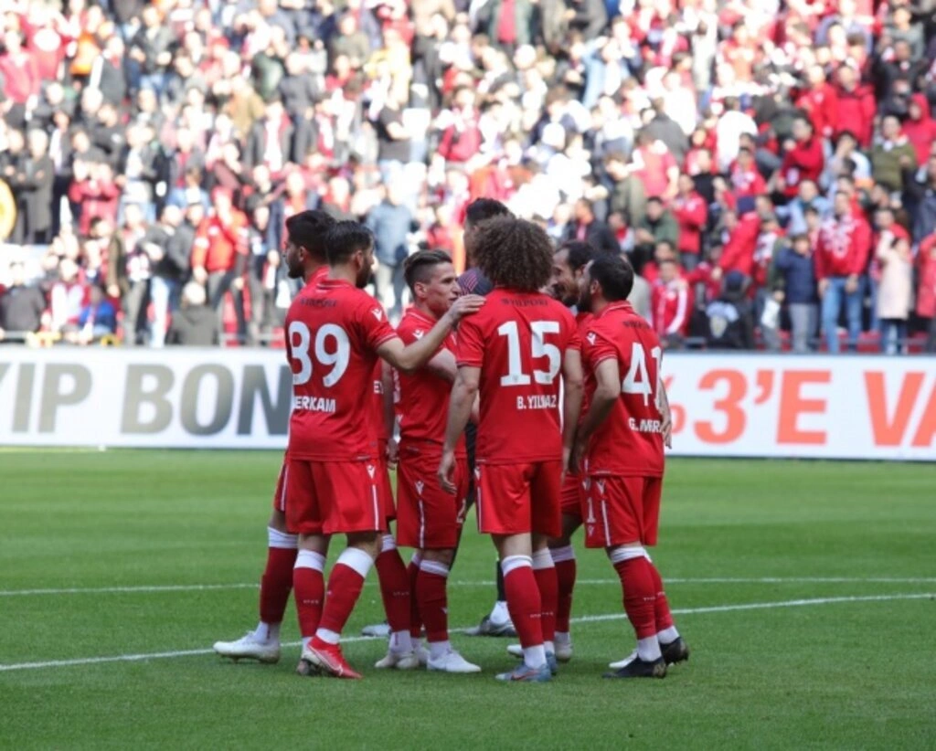 Yılport Samsunspor Amedspor Maçı İlk Yarıdan Görüntüler - Resim 25