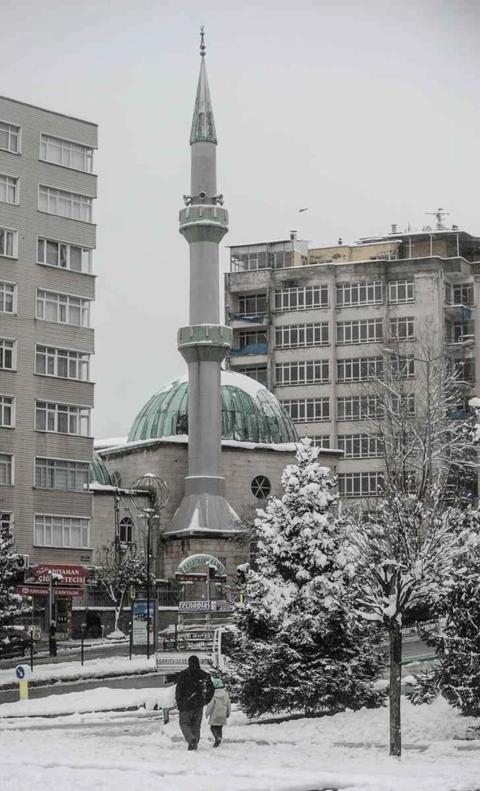 Samsun genelinde dünden itibaren yeniden etkisini gösteren kar yağışı aralıklarla devam ediyor. - Resim 9