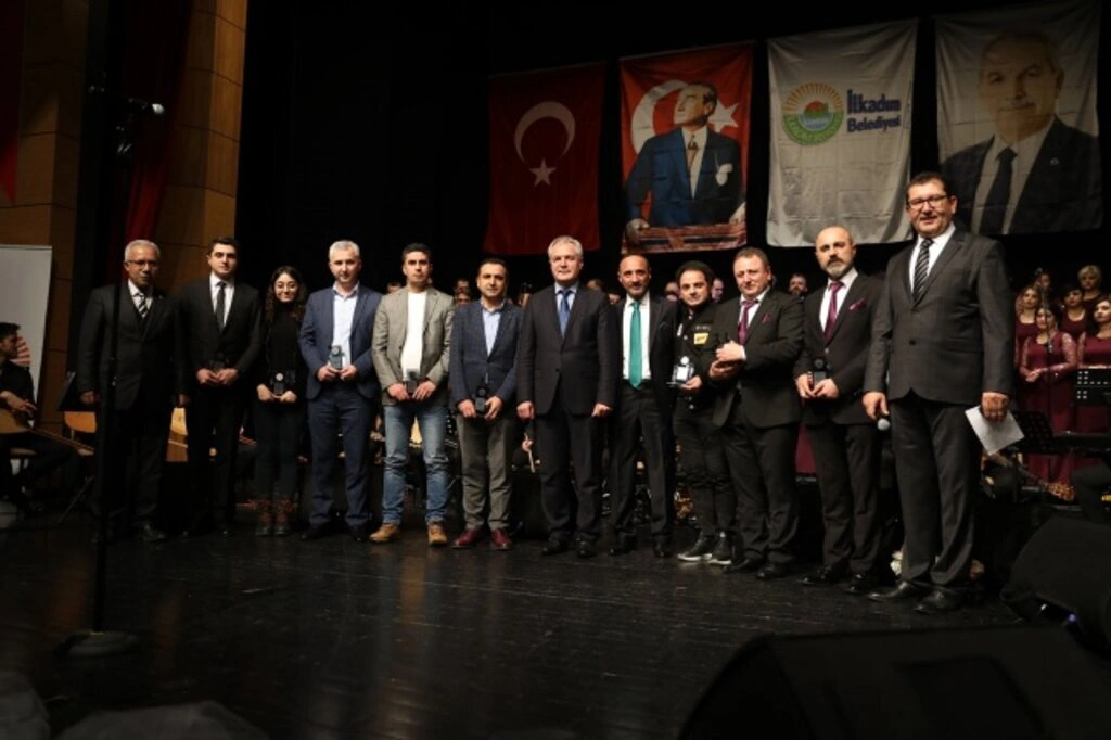 İlkadım Belediyesi Türk Halk Müziği Korosundan Unutulmaz Konser - Resim 10