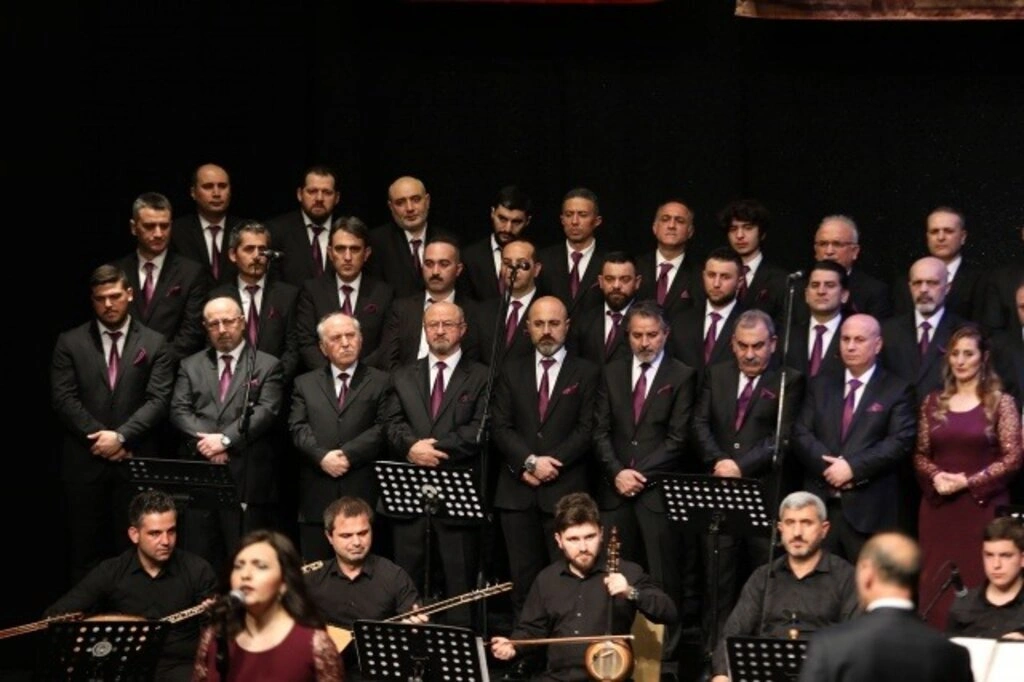 İlkadım Belediyesi Türk Halk Müziği Korosundan Unutulmaz Konser - Resim 9