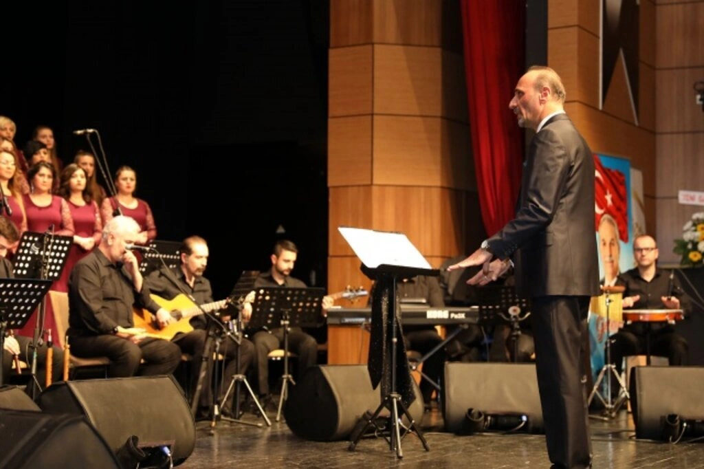 İlkadım Belediyesi Türk Halk Müziği Korosundan Unutulmaz Konser - Resim 1