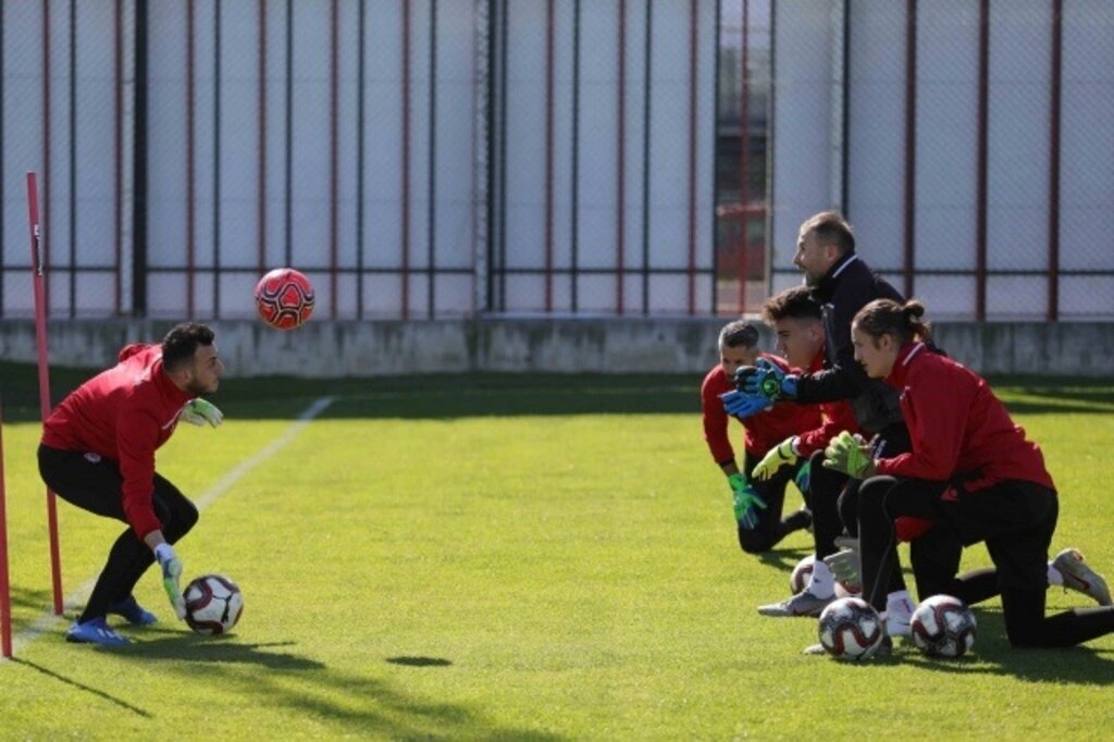 Yılport Samsunspor Antrenmanında Tatlı Sürpriz. - Resim 7
