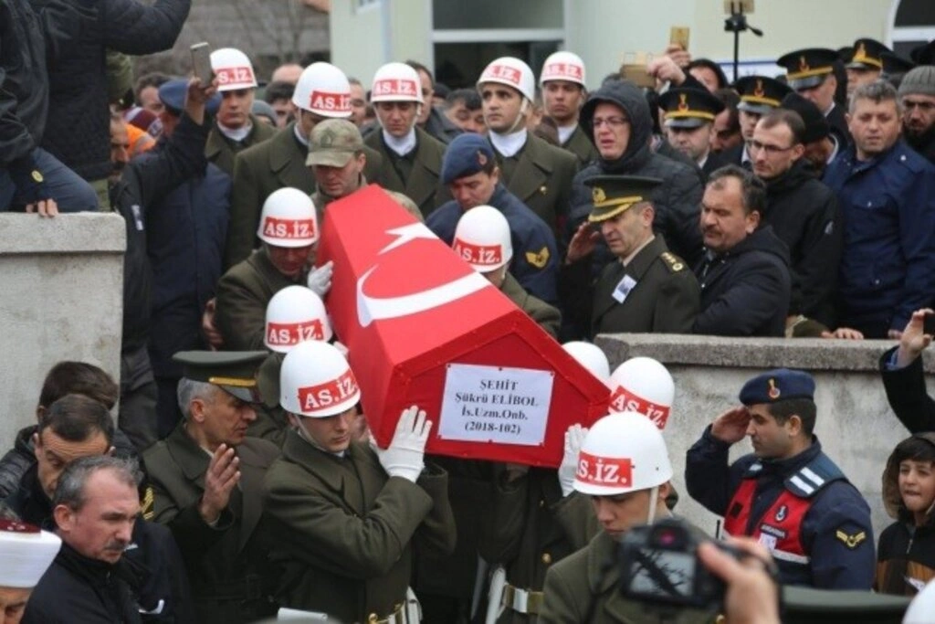 Şehit Şükrü Elibol Alaçam'da gözyaşlarıyla toprağa verildi - Resim 3